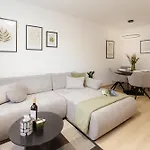 דירה Komarnicka Retreat ברטיסלאבה